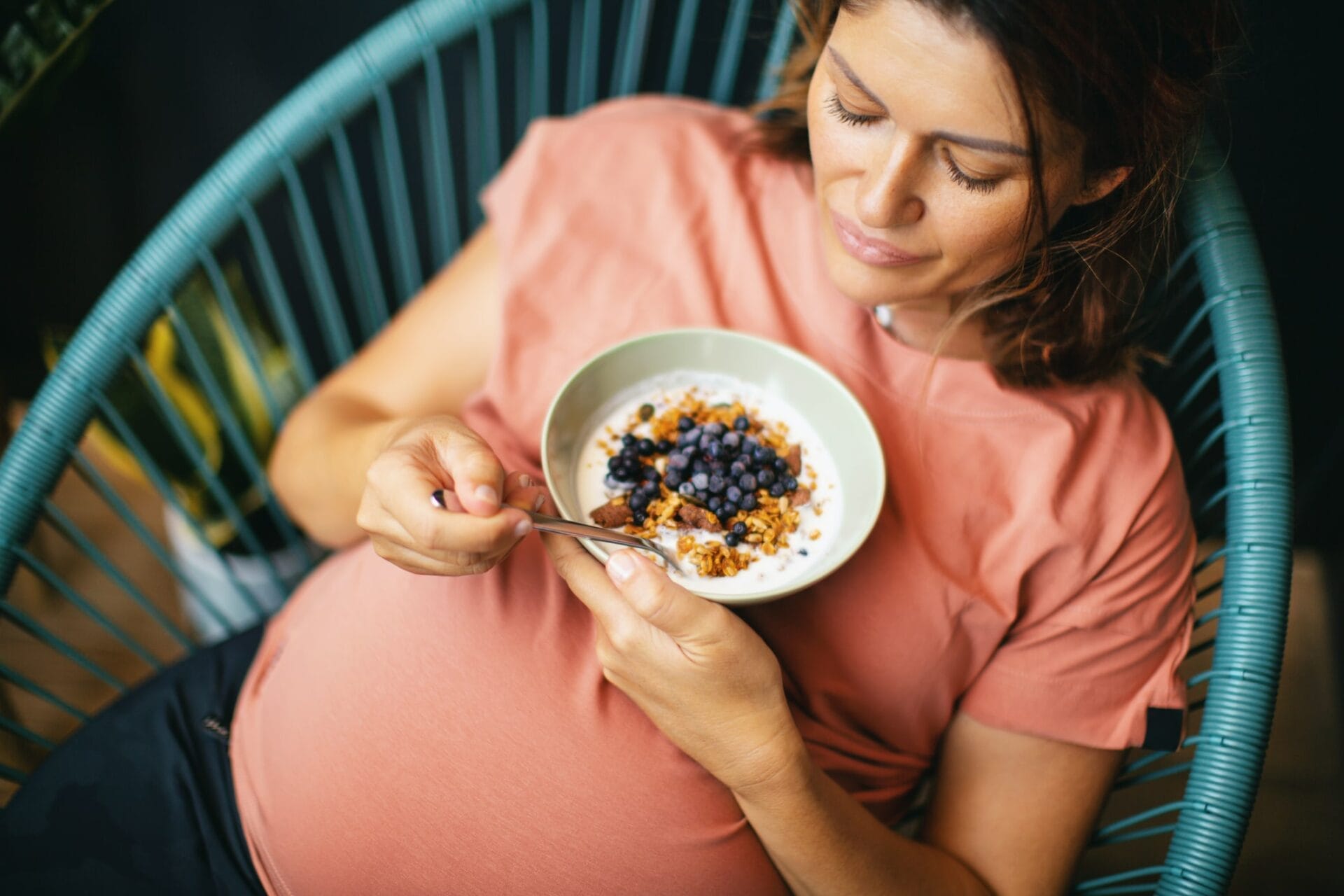 9 Healthy Pregnancy Snacks for Moms on the Go