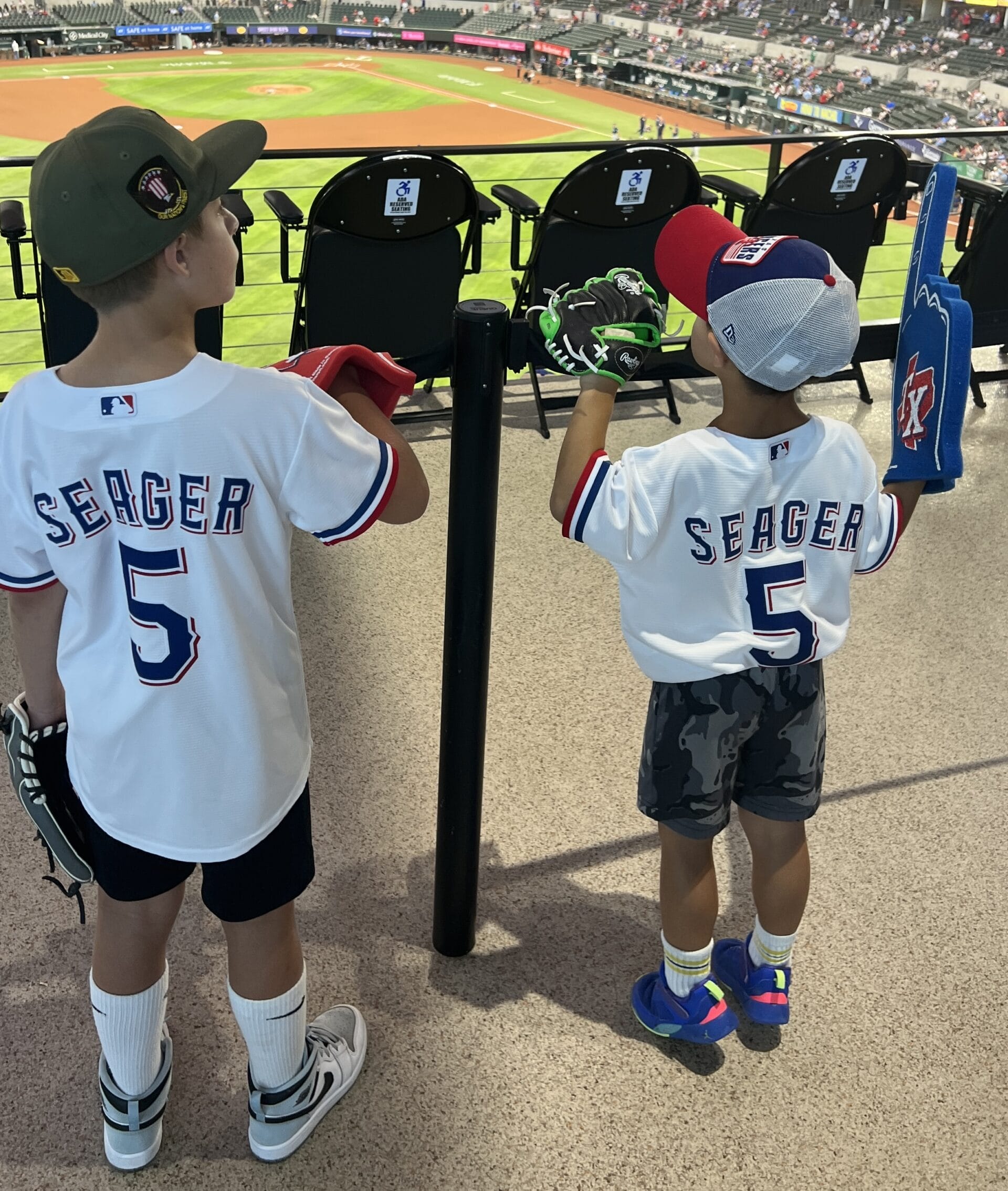 Seager best sale mom jersey